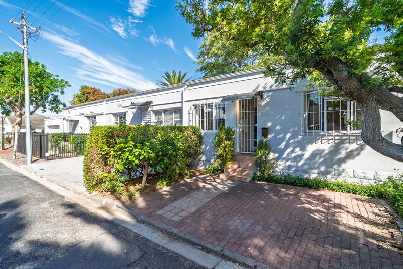 2 Bedroom Property for Sale in Harfield Village Western Cape